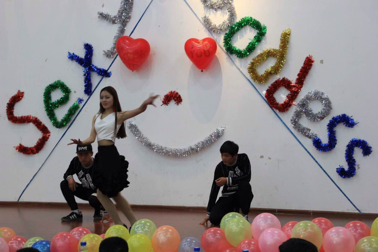 E動(dòng)人才網(wǎng)祝賀河南工院首屆女生風(fēng)采大賽圓滿成功